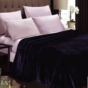 Black Micro Plush Velvet Throw Blanket